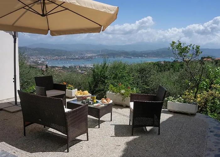 Gli Ulivi Sul Golfo E Le 5 Terre Λα Σπέτσια